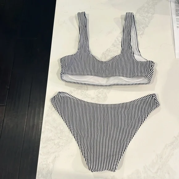 SHEIN women’s bathing suit size x-small never worn - Picture 2 of 5